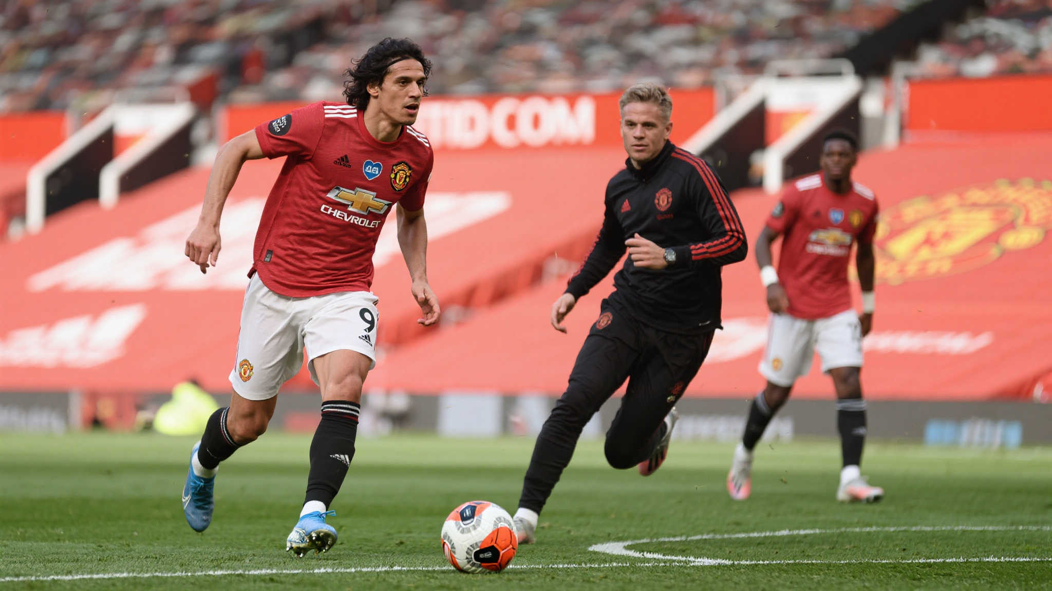 阿莫林心目中的完美中锋:曼联新9号之争,埃基蒂克难达标? “曼联最佳新9号”不仅仅要求射手天赋,还必须具备稳