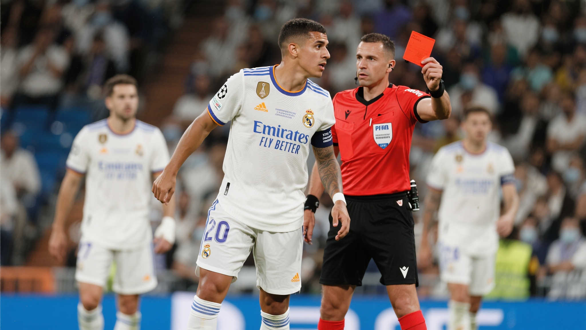 阿森西奥短暂登场添乱,首轮送点皇马痛失领先优势 前言:在足球场上,稍纵即逝的瞬间往往决定比赛走向。